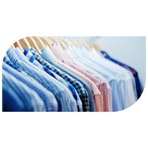 家族が笑顔で見守るイメージ